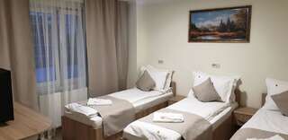 Отель Hotel Top Central Бухарест Улучшенный двухместный номер с 2 отдельными кроватями-4